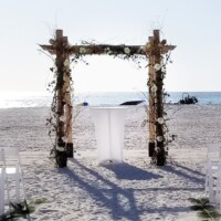 Loose and Natural Style Arch